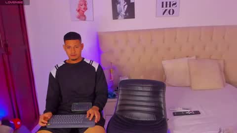 Snapshot of janomar01 chatting on 02-15-25, 12:22 janomar01 online show from 02-15-25, 12:22