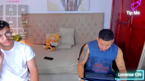 Snapshot of janomar01 chatting on 10-23-25, 06:39 janomar01 online show from 10-23-25, 06:39