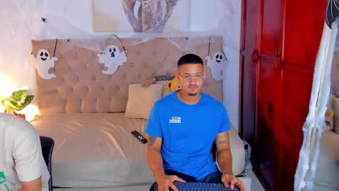 Snapshot of janomar01 chatting on 10-27-25, 08:24 janomar01 online show from 10-27-25, 08:24