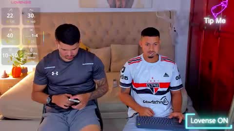 Snapshot of janomar01 chatting on 11-04-25, 06:40 janomar01 online show from 11-04-25, 06:40