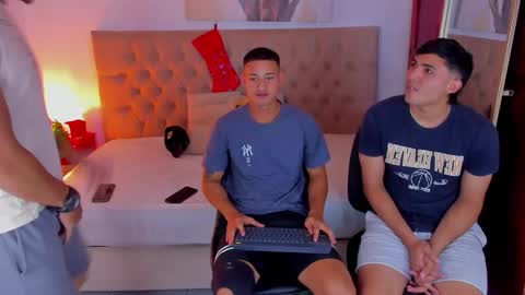 Snapshot of janomar01 chatting on 11-24-25, 06:40 janomar01 online show from 11-24-25, 06:40