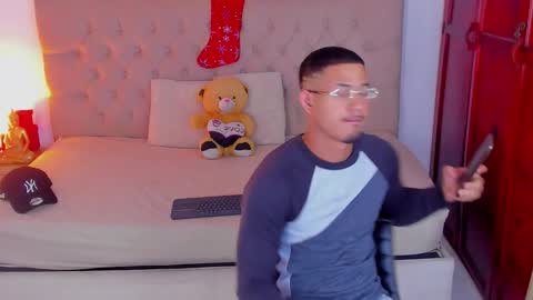 Snapshot of janomar01 chatting on 12-20-25, 06:48 janomar01 online show from 12-20-25, 06:48