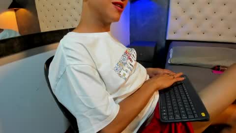 Snapshot of jara_chick chatting on 05-04-26, 08:27 Jara online show from 05-04-26, 08:27