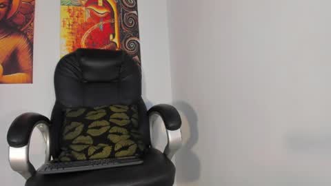 Snapshot of jara_chick chatting on 08-05-26, 10:01 Jara online show from 08-05-26, 10:01