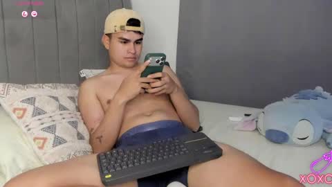 Snapshot of jarethh_ chatting on 05-25-26, 11:22 JARETHH online show from 05-25-26, 11:22