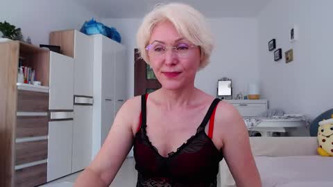 Jasmin room for people 40 online show from 04-18-26, 12:53