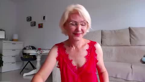Snapshot of jasmin18v chatting on 06-23-26, 01:20 Jasmin room for people 40 online show from 06-23-26, 01:20