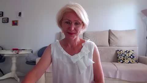 Snapshot of jasmin18v chatting on 06-25-26, 01:26 Jasmin room for people 40 online show from 06-25-26, 01:26