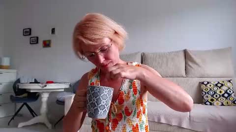 Snapshot of jasmin18v chatting on 07-01-26, 01:24 Jasmin room for people 40 online show from 07-01-26, 01:24