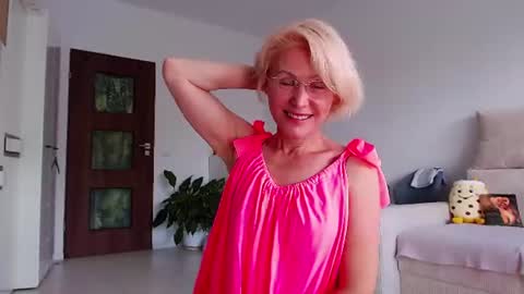 Snapshot of jasmin18v chatting on 07-09-26, 01:26 Jasmin room for people 40 online show from 07-09-26, 01:26