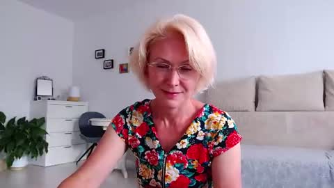 Snapshot of jasmin18v chatting on 07-21-26, 01:13 Jasmin room for people 40 online show from 07-21-26, 01:13