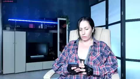 Snapshot of jasmin_milf chatting on 06-25-26, 06:56 jasmin_milf online show from 06-25-26, 06:56