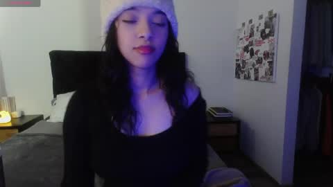 Snapshot of jasmine_019 chatting on 05-06-26, 05:40 J- next transmission december 4 online show from 05-06-26, 05:40