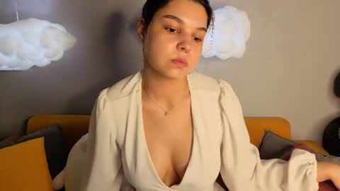 Snapshot of jasmine_burke chatting on 06-22-26, 01:18 Jasmine Burke online show from 06-22-26, 01:18