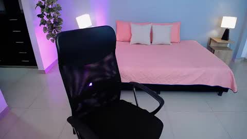 Instagram jasminecampbell1  online show from 02-06-26, 01:47