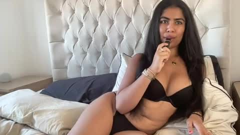 Snapshot of jasminefoxx_ chatting on 07-09-26, 06:12 Jasmine Fox online show from 07-09-26, 06:12