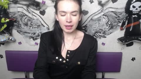 JasmineKouch online show from 11-05-25, 06:52