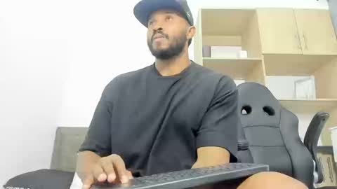 Snapshot of jason_fenix chatting on 09-11-25, 08:09 Jason online show from 09-11-25, 08:09