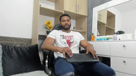 Snapshot of jason_fenix chatting on 10-20-25, 05:35 Jason online show from 10-20-25, 05:35