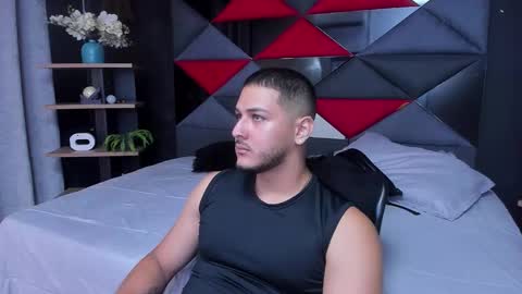 Snapshot of jason_shaw_ chatting on 09-17-25, 01:18 Jasson Shaw online show from 09-17-25, 01:18