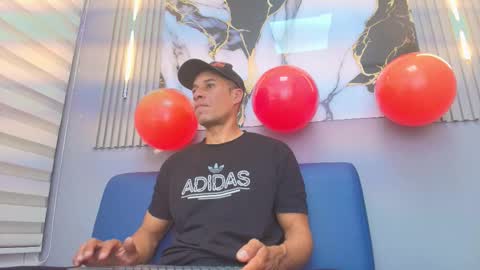 Snapshot of jason_tomas chatting on 02-14-26, 07:32 Jason online show from 02-14-26, 07:32