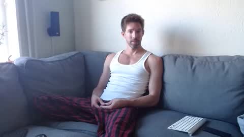 Snapshot of jasonberg29 chatting on 09-28-25, 07:03 Jason online show from 09-28-25, 07:03