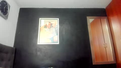    online show from 11-10-25, 03:33