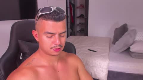JBrooksXx online show from 01-26-25, 05:44