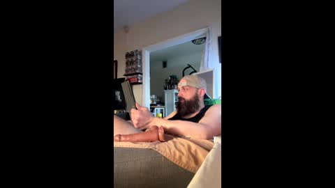 Snapshot of jasperh98 chatting on 06-11-26, 10:02 jasperh98 online show from 06-11-26, 10:02