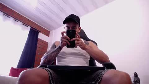 Snapshot of jasson_king01 chatting on 07-12-26, 08:33 JKing online show from 07-12-26, 08:33