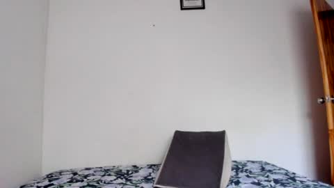 Snapshot of jave_rave chatting on 06-14-26, 12:40 jave_rave online show from 06-14-26, 12:40