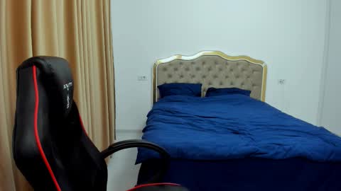 Snapshot of javicute4u chatting on 09-13-25, 04:51 Javi online show from 09-13-25, 04:51
