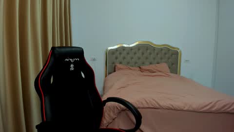 Snapshot of javicute4u chatting on 10-22-25, 07:24 Javi online show from 10-22-25, 07:24