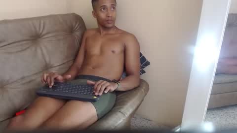 Snapshot of javier_zucker chatting on 02-19-25, 02:12 Javier online show from 02-19-25, 02:12