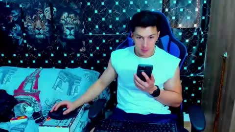 Javier online show from 12-19-25, 07:32