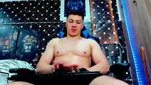 Snapshot of javiersexymann chatting on 07-15-26, 05:07 Javier online show from 07-15-26, 05:07