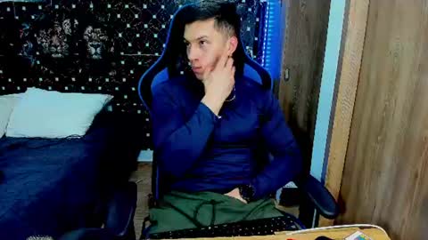 Snapshot of javiersexymann chatting on 07-27-26, 12:06 Javier online show from 07-27-26, 12:06