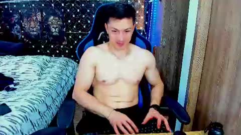 Snapshot of javiersexymann chatting on 07-28-26, 07:39 Javier online show from 07-28-26, 07:39