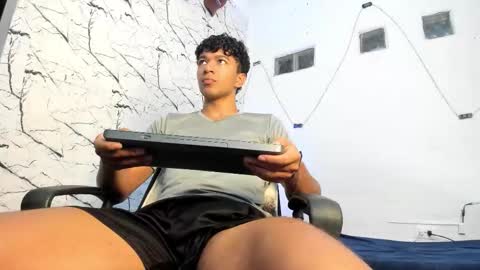 Snapshot of jay_aalvarez chatting on 02-06-26, 10:40 Jay online show from 02-06-26, 10:40