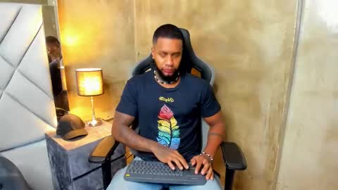 Snapshot of jay_jhonson chatting on 12-23-25, 03:04 jay jhonson online show from 12-23-25, 03:04