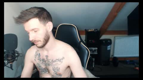 Snapshot of jay_peralta chatting on 10-15-25, 04:51 jay_peralta online show from 10-15-25, 04:51