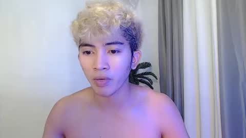 jaysee_hugecox online show from 05-19-26, 12:00
