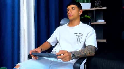 jaze_bradley online show from 12-23-25, 11:08