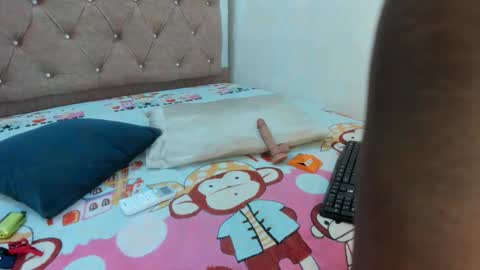 jazmin040_ online show from 12-17-25, 12:00