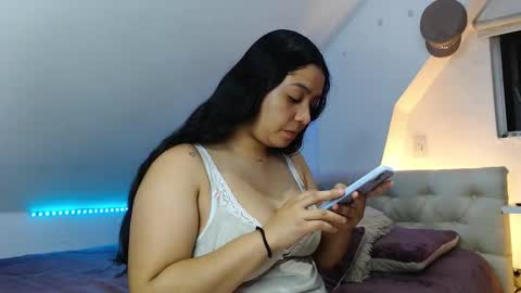 Jazmin and Scarlett online show from 10-20-25, 09:10