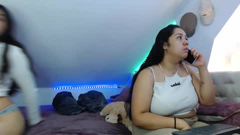 Jazmin and Scarlett online show from 10-28-25, 01:36