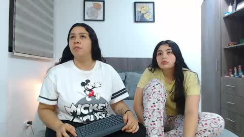 Jazmin and Scarlett online show from 04-14-26, 07:47