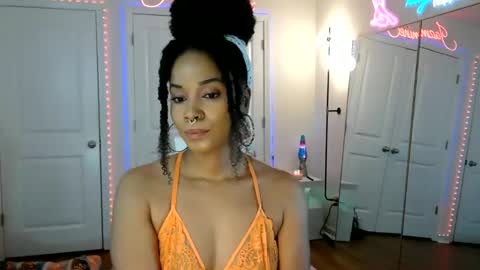 Snapshot of jazminefox chatting on 05-16-26, 04:39 Jazmine Fox online show from 05-16-26, 04:39