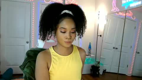 Snapshot of jazminefox chatting on 05-30-26, 05:10 Jazmine Fox online show from 05-30-26, 05:10