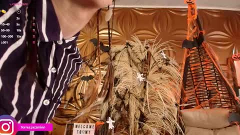 Jazmin online show from 10-19-25, 01:34